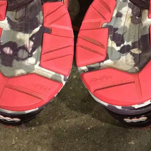 ASICS GT 2000 trail running 4, size 9 - Picture 8 of 12